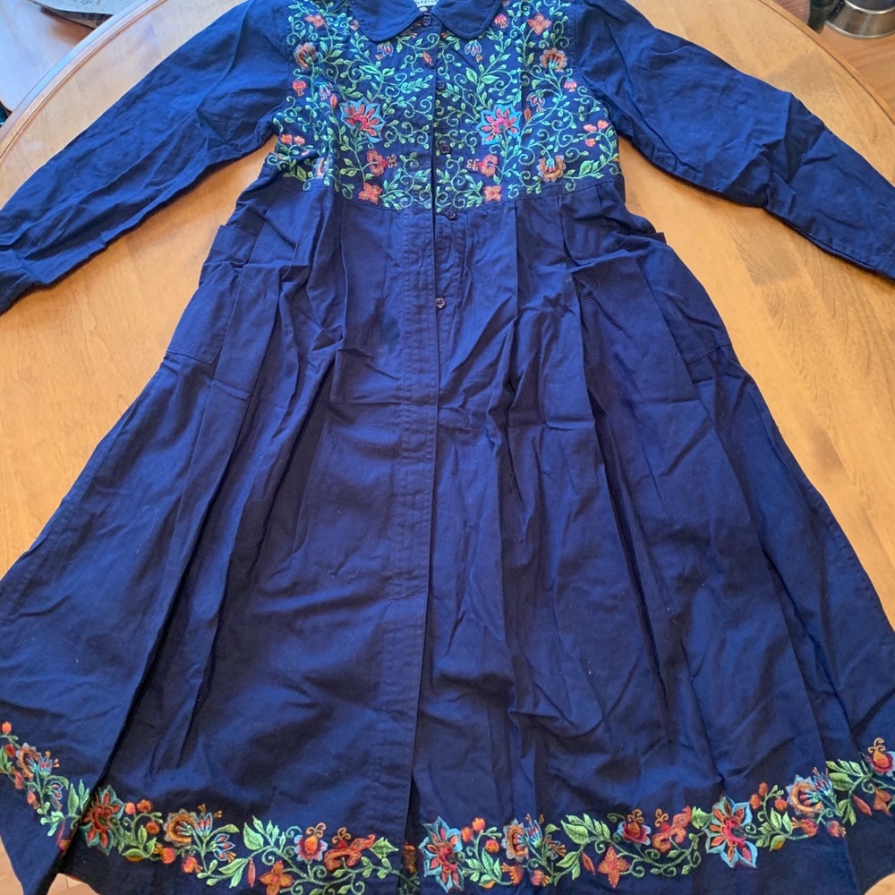 Dress - Picture 2 of 4